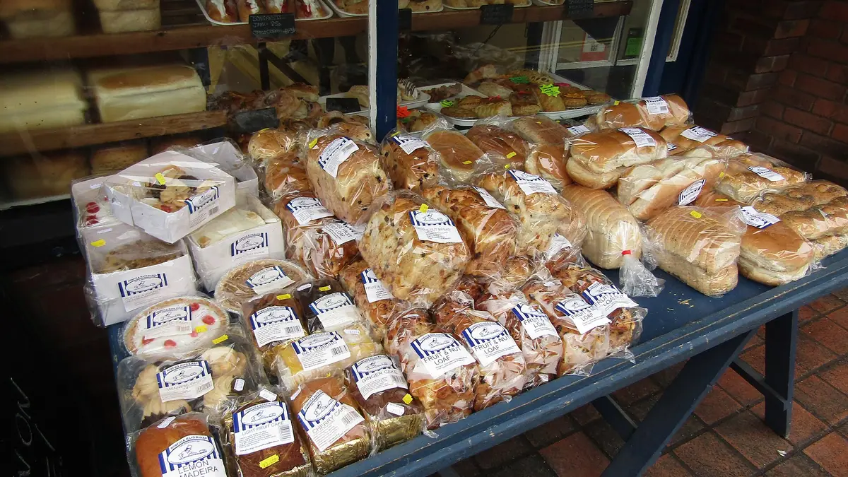 Rowe's Cornish Bakers – bakery in Blandford Forum town centre